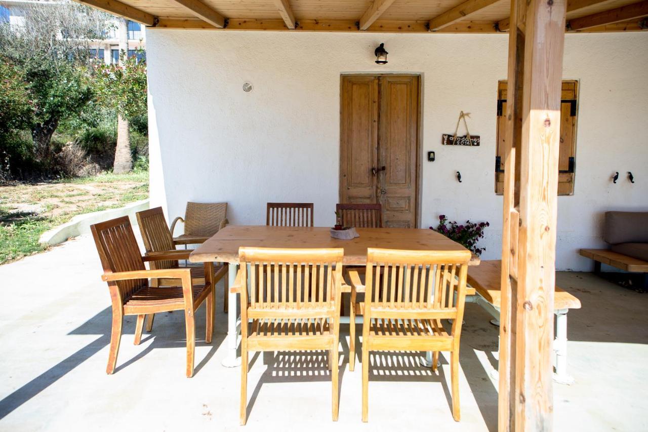 Mera Beachfront House - Phalasarna Eksteriør billede