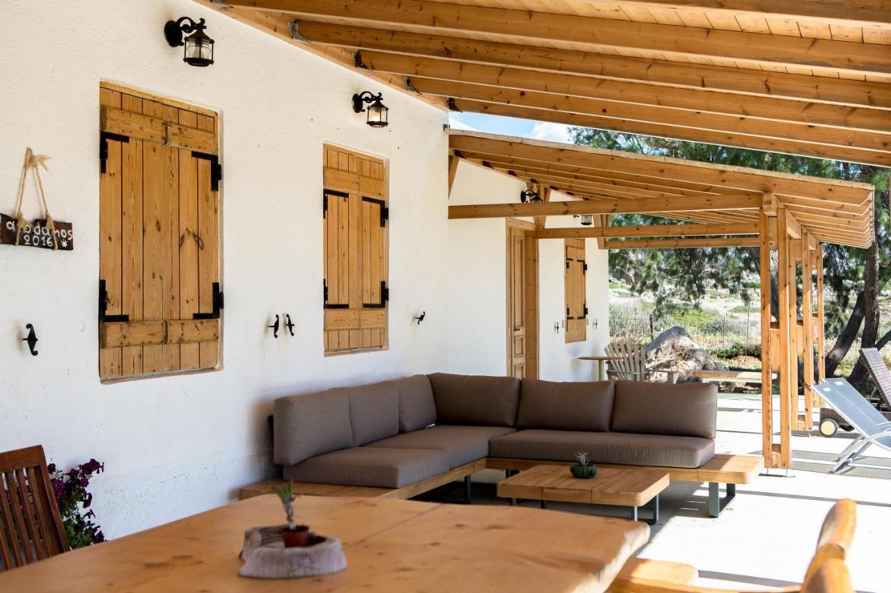 Mera Beachfront House - Phalasarna Eksteriør billede